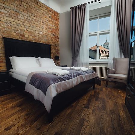 Sherlock Art Hotel Riga Bagian luar foto
