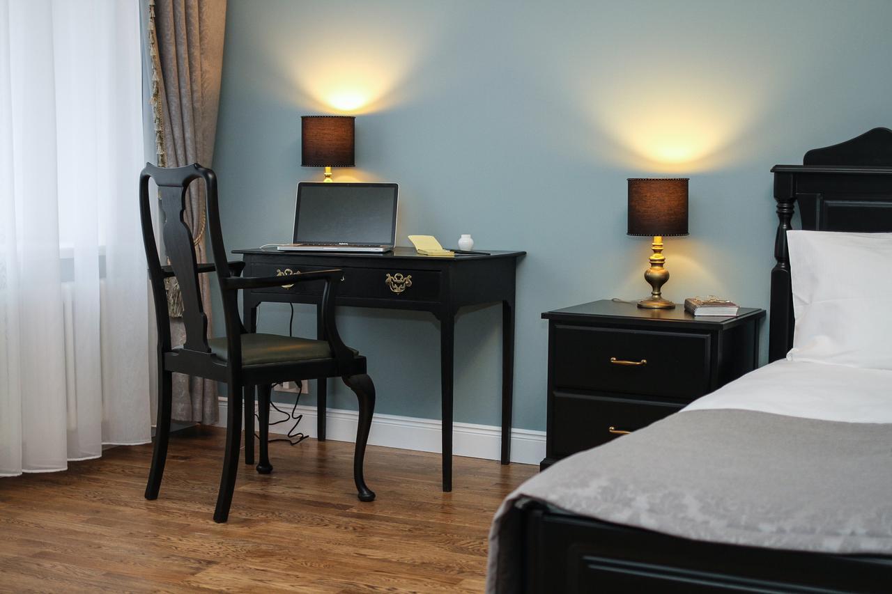 Sherlock Art Hotel Riga Bagian luar foto