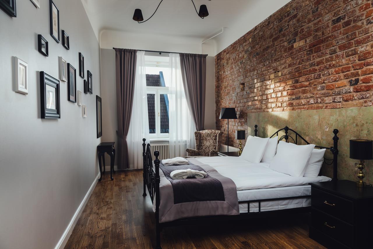 Sherlock Art Hotel Riga Bagian luar foto