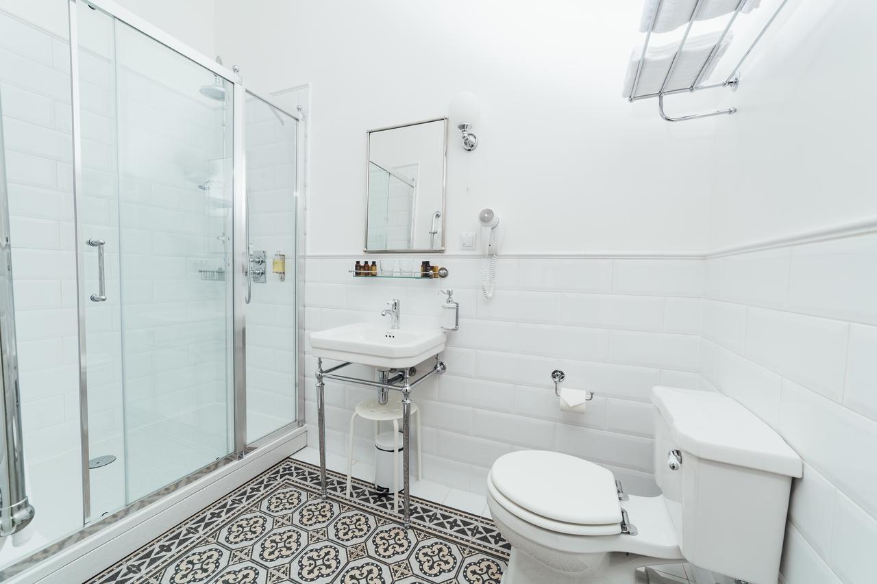 Sherlock Art Hotel Riga Bagian luar foto